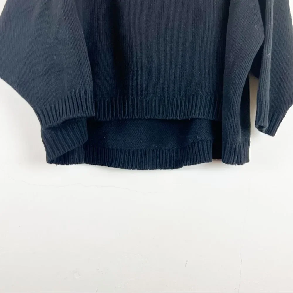 Torrid Drop Shoulder Turtle Neck Sweater Leopard Lips Black, Size 3/4